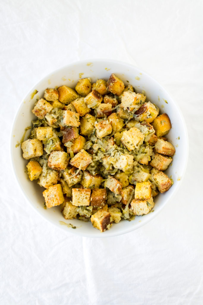 cornbread stuffing with herbs and leeks - Pass the Cookies